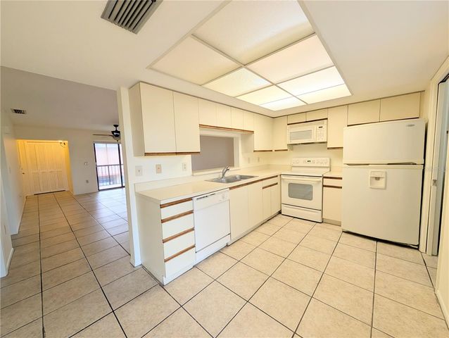 2515 BAYSHORE GARDENS PARKWAY 15, Bradenton, FL 34207