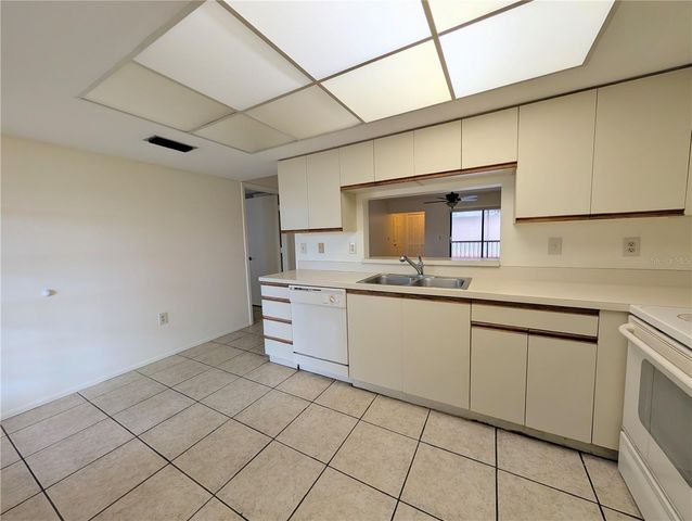 2515 BAYSHORE GARDENS PARKWAY 15, Bradenton, FL 34207