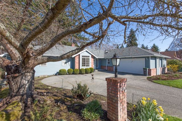 170 Hurricane Ridge Drive, Sequim, WA 98382