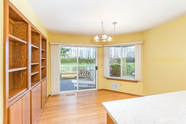 170 Hurricane Ridge Drive, Sequim, WA 98382