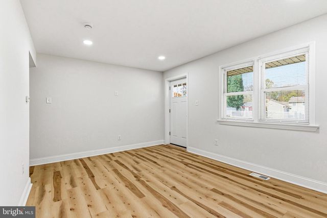 128 E OAK AVE, Lawnside, NJ 08045