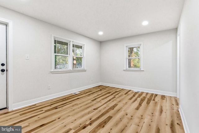 128 E OAK AVE, Lawnside, NJ 08045