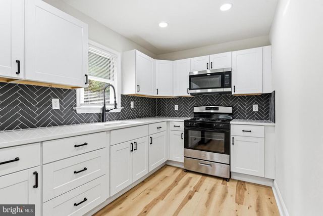 128 E OAK AVE, Lawnside, NJ 08045