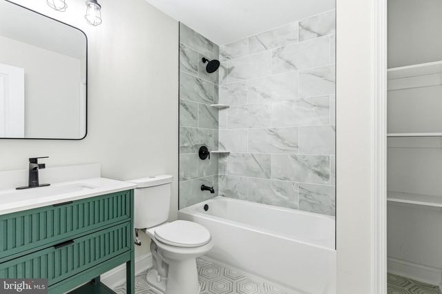 128 E OAK AVE, Lawnside, NJ 08045