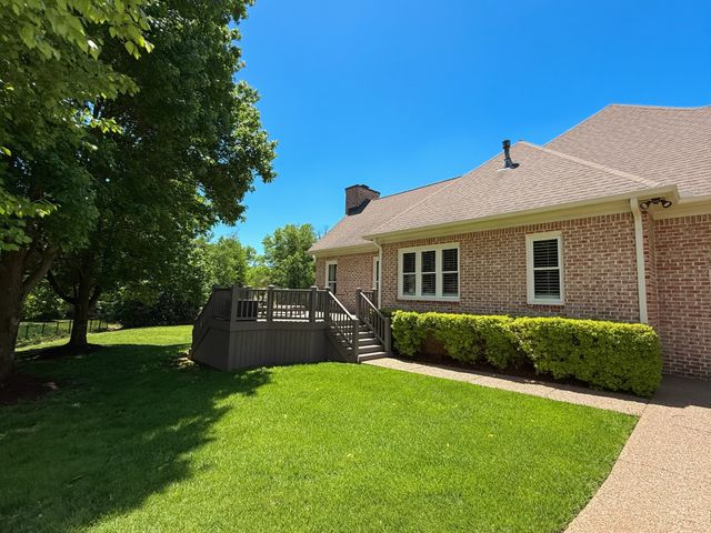 201 Lake Ridge Ct, Franklin, TN 37069