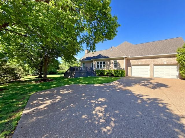 201 Lake Ridge Ct, Franklin, TN 37069