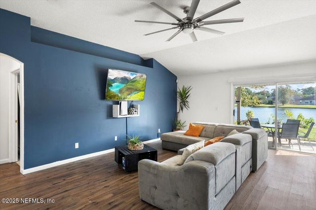 3787 JULIET LEIA Circle W, Jacksonville, FL 32218