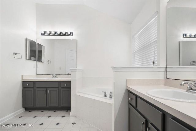 3787 JULIET LEIA Circle W, Jacksonville, FL 32218