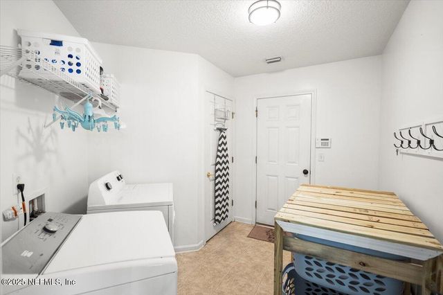 3787 JULIET LEIA Circle W, Jacksonville, FL 32218