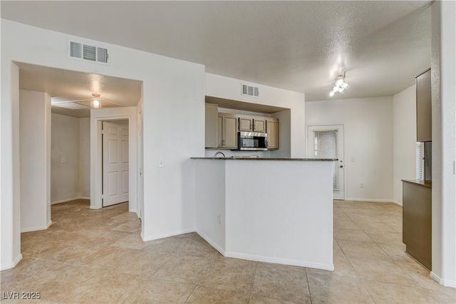 9975 Peace Way 1034, Las Vegas, NV 89147