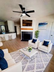 4800 W Lovers Lane 212, Dallas, TX 75209