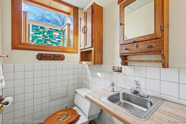 30205 Boewe Drive, Warren, MI 48092