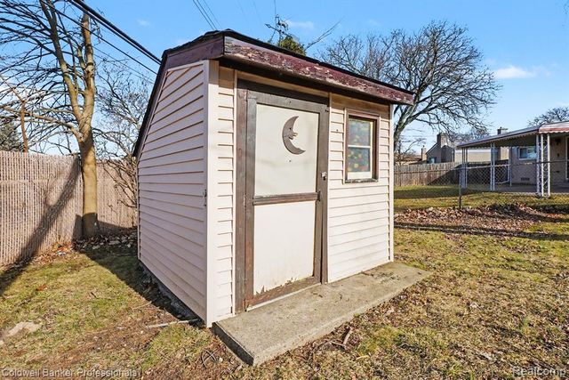 30205 Boewe Drive, Warren, MI 48092