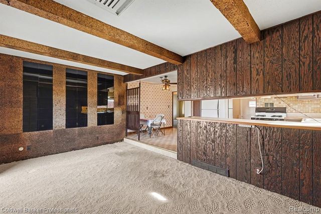 30205 Boewe Drive, Warren, MI 48092