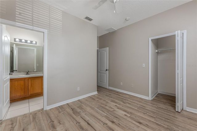 9441 FLOWERING COTTONWOOD ROAD 41, Orlando, FL 32832