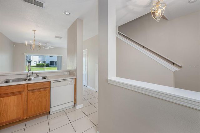 9441 FLOWERING COTTONWOOD ROAD 41, Orlando, FL 32832