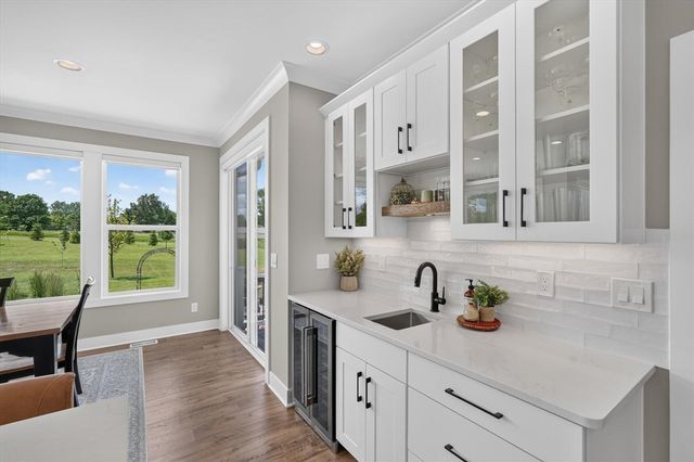 7895 Oak Grove Road, Howell, MI 48855