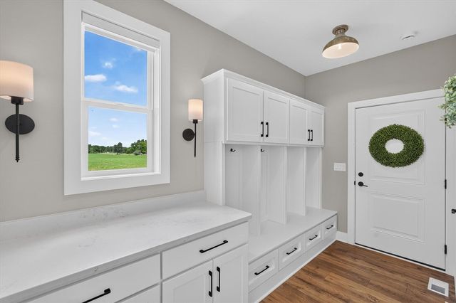 7895 Oak Grove Road, Howell, MI 48855