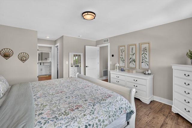 7895 Oak Grove Road, Howell, MI 48855