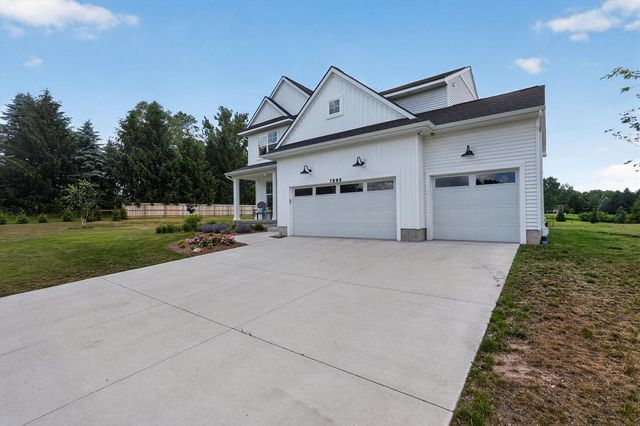 7895 Oak Grove Road, Howell, MI 48855