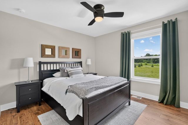 7895 Oak Grove Road, Howell, MI 48855