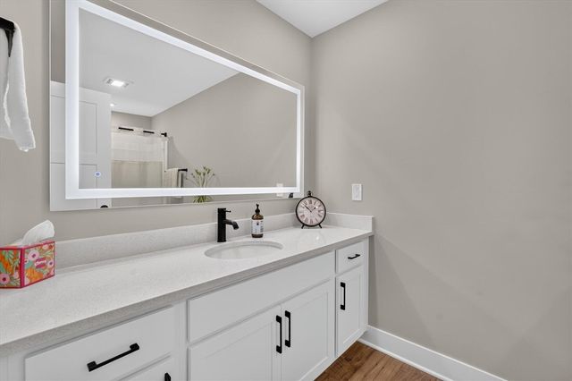 7895 Oak Grove Road, Howell, MI 48855