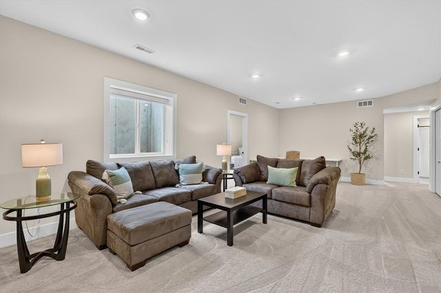 7895 Oak Grove Road, Howell, MI 48855