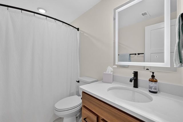 7895 Oak Grove Road, Howell, MI 48855