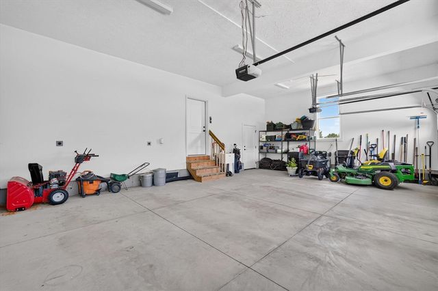 7895 Oak Grove Road, Howell, MI 48855