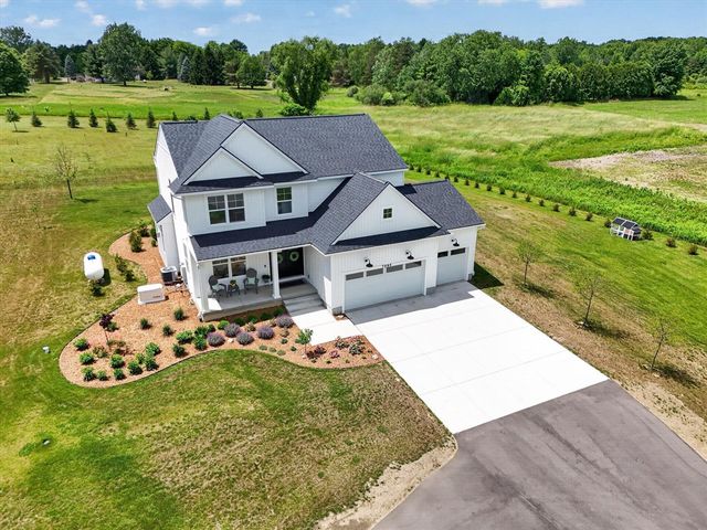 7895 Oak Grove Road, Howell, MI 48855