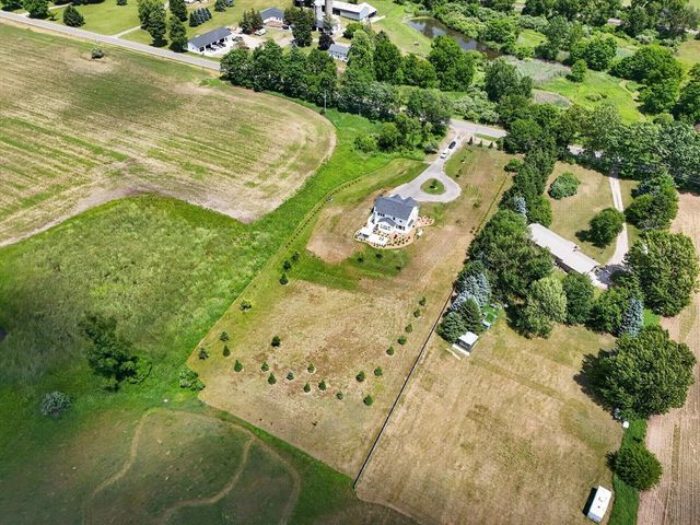7895 Oak Grove Road, Howell, MI 48855