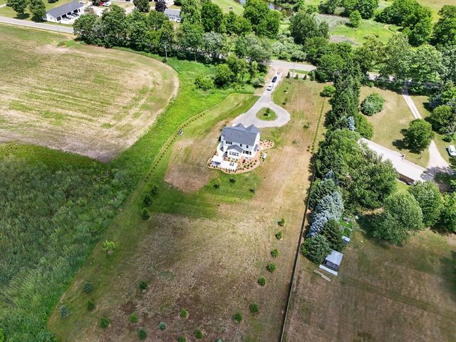 7895 Oak Grove Road, Howell, MI 48855