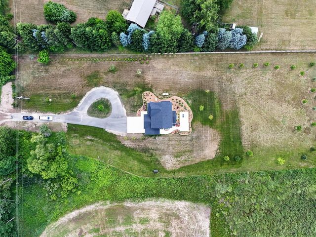 7895 Oak Grove Road, Howell, MI 48855