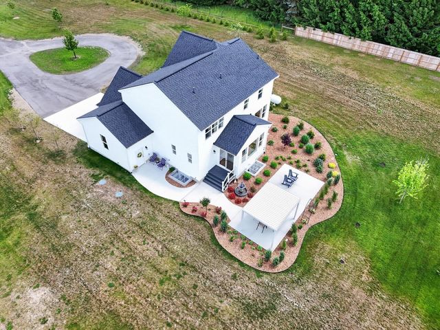 7895 Oak Grove Road, Howell, MI 48855