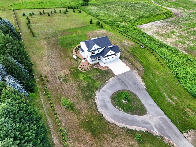 7895 Oak Grove Road, Howell, MI 48855