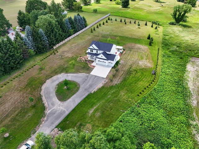 7895 Oak Grove Road, Howell, MI 48855