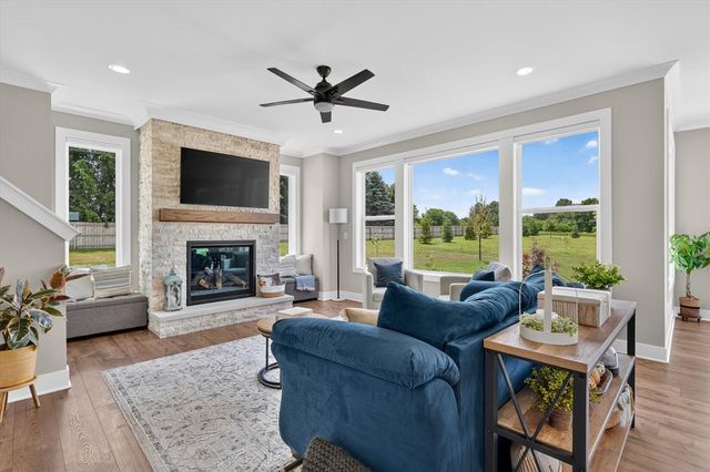 7895 Oak Grove Road, Howell, MI 48855