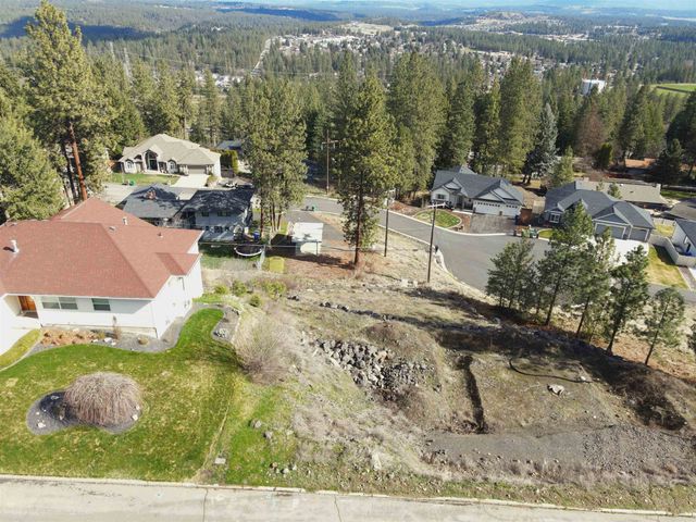 1420 W Toni Rae Dr, Spokane, WA 99218