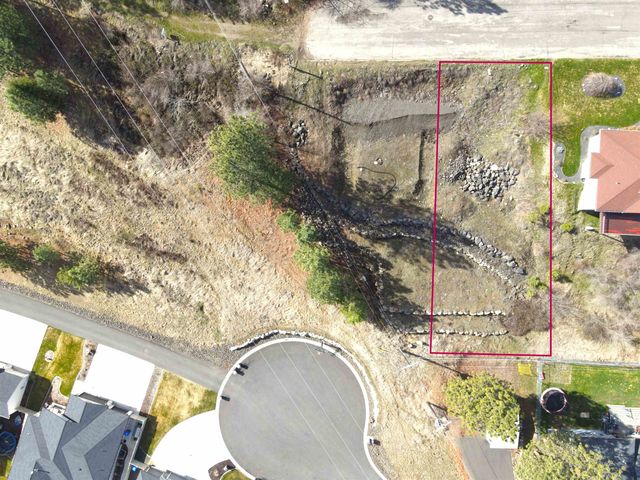 1420 W Toni Rae Dr, Spokane, WA 99218