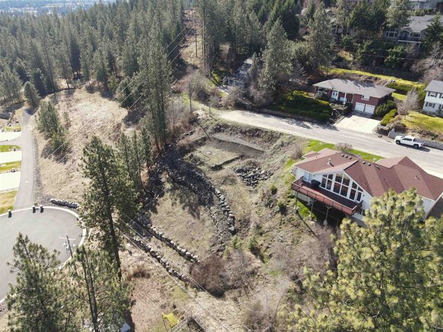 1420 W Toni Rae Dr, Spokane, WA 99218