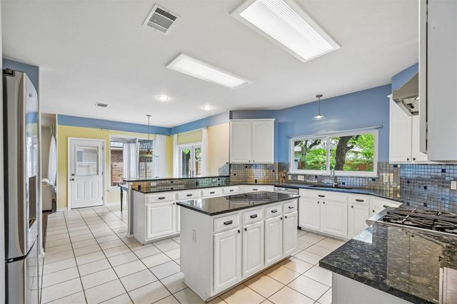 13353 Amasia DR, Austin, TX 78729