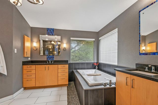 13353 Amasia DR, Austin, TX 78729