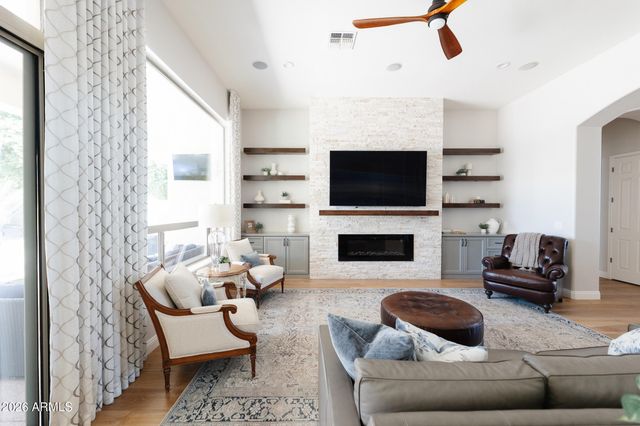1670 W GRAND CANYON Drive, Chandler, AZ 85248