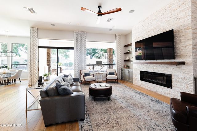 1670 W GRAND CANYON Drive, Chandler, AZ 85248