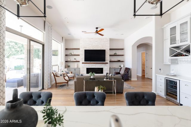 1670 W GRAND CANYON Drive, Chandler, AZ 85248