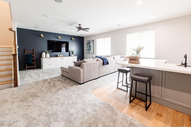 1670 W GRAND CANYON Drive, Chandler, AZ 85248