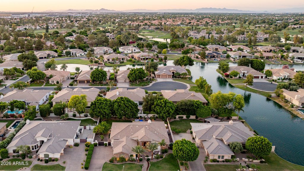 1670 W GRAND CANYON Drive, Chandler, AZ 85248 — photo 4