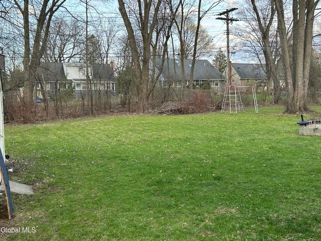 2312 Dean Street, Niskayuna, NY 12309
