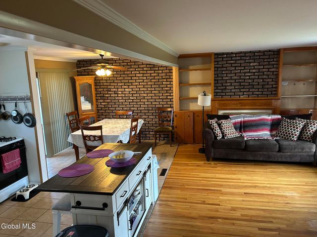 2312 Dean Street, Niskayuna, NY 12309
