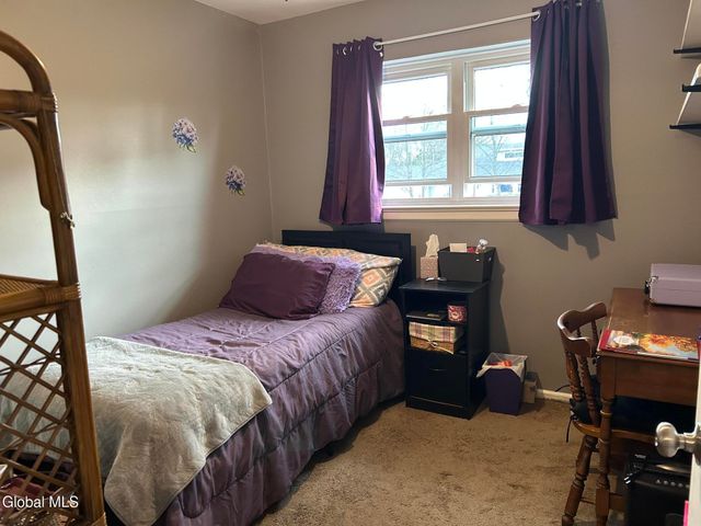 2312 Dean Street, Niskayuna, NY 12309